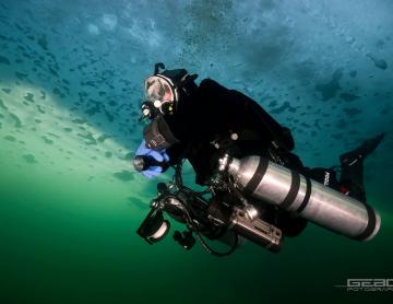Eistauchen am höchsten Badesee der Alpen